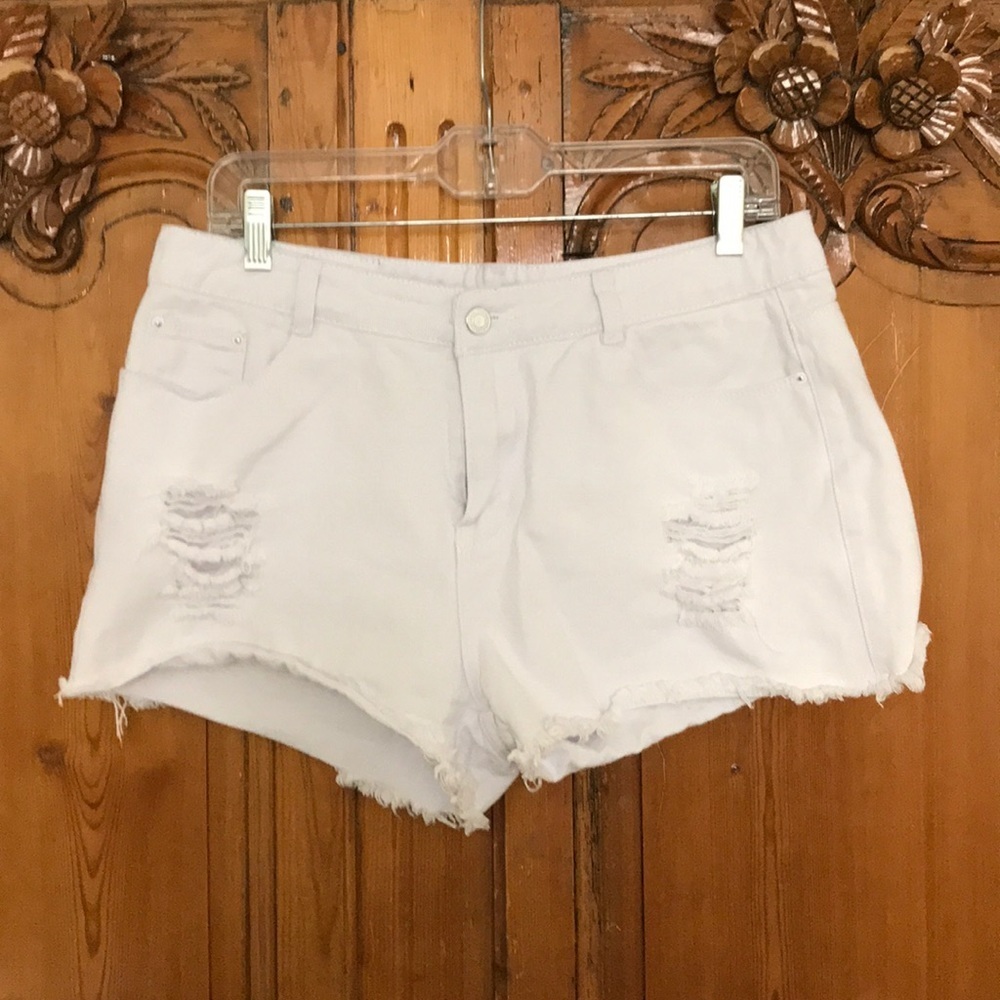 Chouyatou 5-Pocket Ripped Denim Jean Shorts